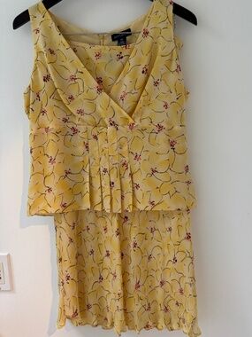Ann Taylor 2 Piece Flowy feminine ensemble